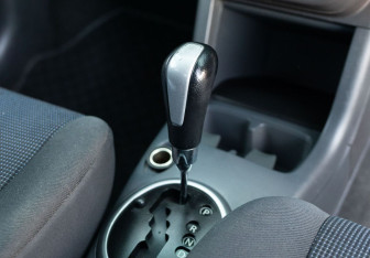 Подержанный автомобиль Suzuki Swift Hatchback 2005 года (15 фото)