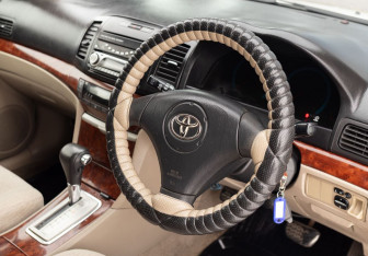 Подержанный автомобиль Toyota Premio 2002 года (11 фото)