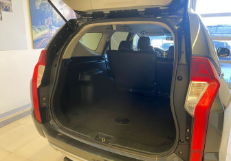 Подержанный автомобиль Mitsubishi Pajero Sport 2019 года (8 фото)