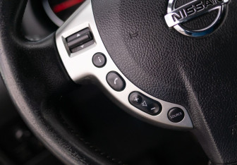 Подержанный автомобиль Nissan Qashqai 2010 года (12 фото)