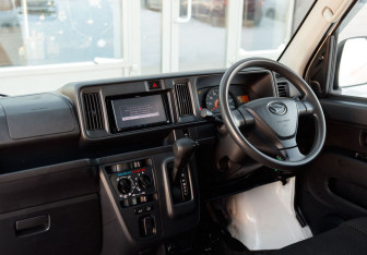 Подержанный автомобиль Daihatsu Hijet 2019 года (10 фото)