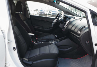 Подержанный автомобиль Kia Cerato Sedan 2013 года (20 фото)