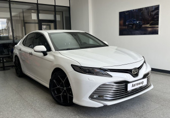 Подержанный автомобиль Toyota Camry Sedan 2018 года (3 фото)