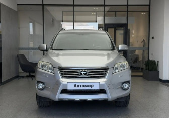 Подержанный автомобиль Toyota RAV4 2012 года (2 фото)