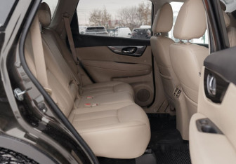 Подержанный автомобиль Nissan X-Trail 2018 года (20 фото)