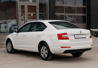 Подержанный автомобиль Skoda Octavia Liftback 2015 года (7 фото)
