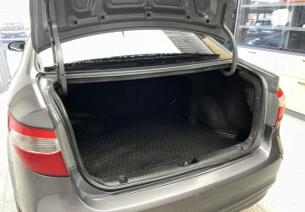 Подержанный автомобиль Kia Rio Hatchback 2012 года (8 фото)