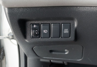 Подержанный автомобиль Nissan X-Trail 2008 года (17 фото)