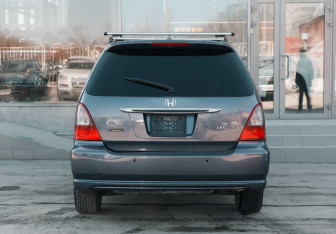 Подержанный автомобиль Honda Odyssey Compactvan 2002 года (6 фото)