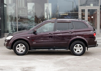 Подержанный автомобиль SsangYong Kyron 2008 года (8 фото)