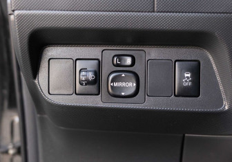 Подержанный автомобиль Toyota Auris Hatchback 2009 года (18 фото)