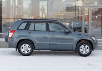 Подержанный автомобиль Suzuki Grand Vitara 2007 года (4 фото)