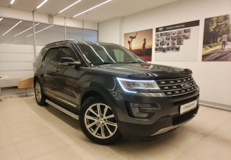 Подержанный автомобиль Ford Explorer 2017 года (3 фото)
