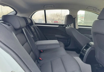 Подержанный автомобиль Skoda Superb Liftback 2014 года (11 фото)