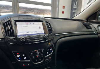 Подержанный автомобиль Opel Insignia Sedan 2014 года (12 фото)
