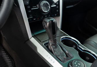 Подержанный автомобиль Ford Explorer 2014 года (15 фото)