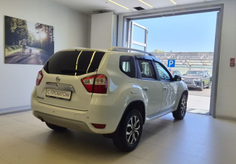Подержанный автомобиль Nissan Terrano 2017 года (4 фото)