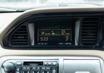 Подержанный автомобиль Honda Avancier Wagon 2000 года (15 фото)