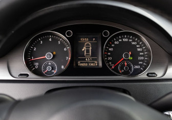 Подержанный автомобиль Volkswagen Passat Sedan 2012 года (13 фото)