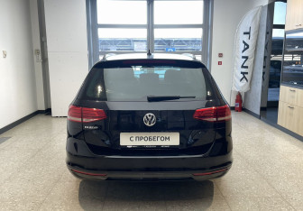 Подержанный автомобиль Volkswagen Passat Wagon 2018 года (6 фото)