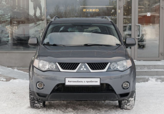 Подержанный автомобиль Mitsubishi Outlander 2007 года (2 фото)