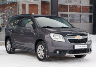 Подержанный автомобиль Chevrolet Orlando 2012 года (3 фото)