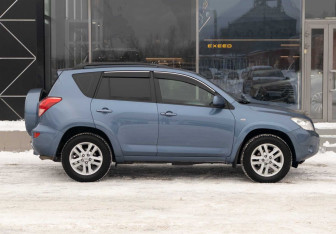 Подержанный автомобиль Toyota RAV4 2008 года (4 фото)