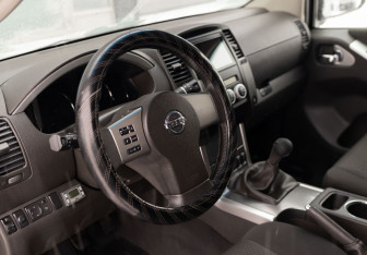 Подержанный автомобиль Nissan Pathfinder 2011 года (10 фото)
