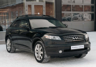 Подержанный автомобиль Infiniti FX 2003 года (3 фото)