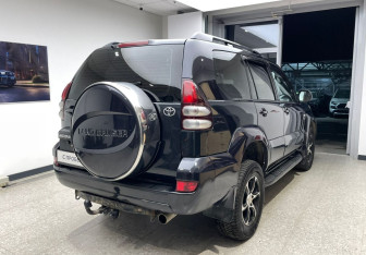 Подержанный автомобиль Toyota Land Cruiser Prado 2003 года (5 фото)
