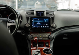 Подержанный автомобиль Toyota Highlander 2011 года (14 фото)