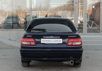 Подержанный автомобиль Toyota Carina Sedan 1998 года (6 фото)