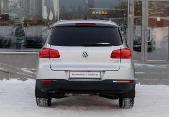 Подержанный автомобиль Volkswagen Tiguan 2012 года (6 фото)