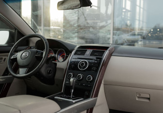 Подержанный автомобиль Mazda CX-9 2008 года (10 фото)