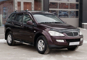 Подержанный автомобиль SsangYong Kyron 2008 года (3 фото)