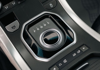 Подержанный автомобиль Land Rover Range Rover Evoque 2012 года (16 фото)