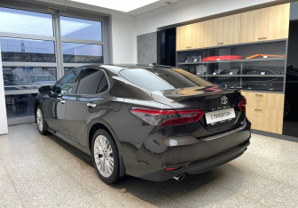 Подержанный автомобиль Toyota Camry Sedan 2019 года (8 фото)