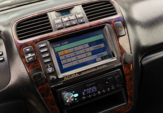 Подержанный автомобиль Acura MDX 2001 года (13 фото)