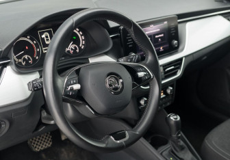 Подержанный автомобиль Skoda Rapid Liftback 2020 года (11 фото)