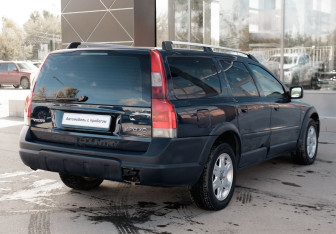 Подержанный автомобиль Volvo XC70 2001 года (5 фото)