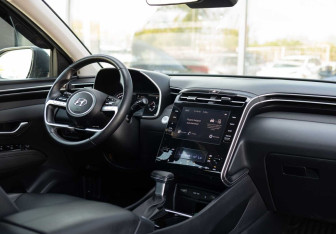Подержанный автомобиль Hyundai Tucson 2023 года (10 фото)