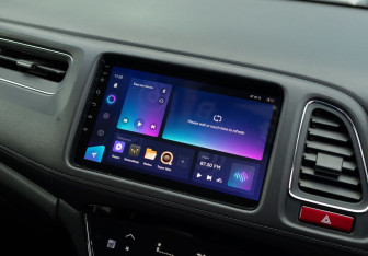 Подержанный автомобиль Honda Vezel 2013 года (14 фото)