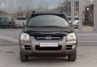 Подержанный автомобиль Kia Sportage 2008 года (2 фото)