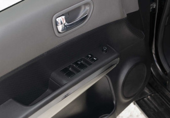 Подержанный автомобиль Nissan X-Trail 2007 года (16 фото)