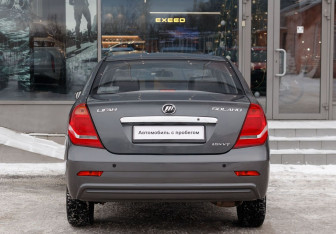 Подержанный автомобиль Lifan Solano 2015 года (6 фото)