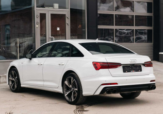 Подержанный автомобиль Audi A6 Sedan 2020 года (7 фото)