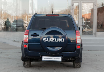 Подержанный автомобиль Suzuki Grand Vitara 2008 года (6 фото)