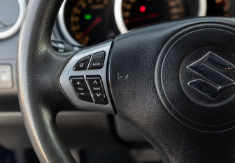 Подержанный автомобиль Suzuki Grand Vitara 2008 года (12 фото)