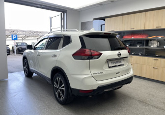 Подержанный автомобиль Nissan X-Trail 2021 года (6 фото)