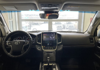 Подержанный автомобиль Toyota Land Cruiser Suv 2018 года (14 фото)